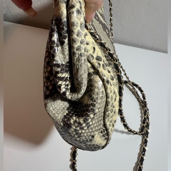 🤎 Badgley Mischka Python Snakeskin kiss Lock crossbody clutch bag - Picture 8 of 13